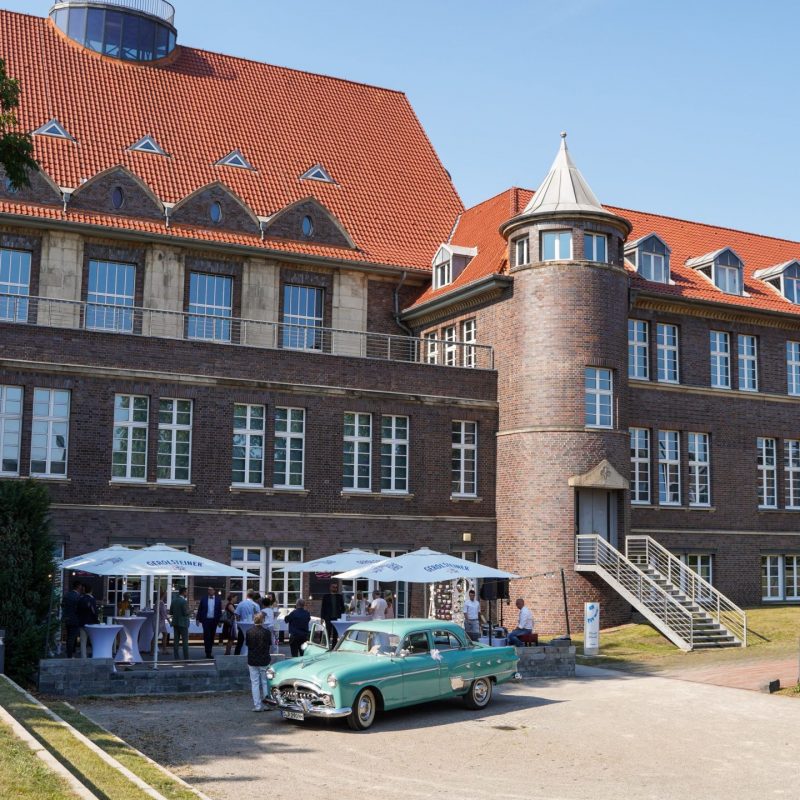 TZU42-1-von-1-min-scaled-1